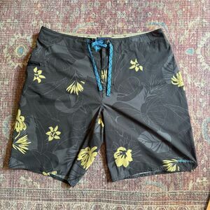 Patagonia Men's Swim Shorts - gray and Yellow Floral size 35